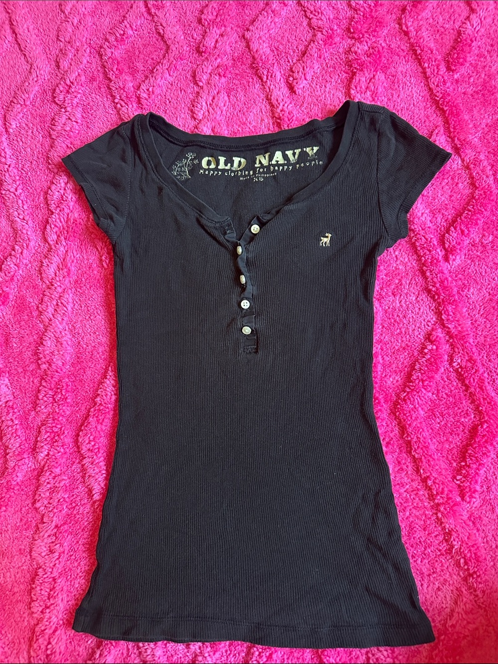 Old Navy Black Short Sleeve Ribbed Henley Bella swan Y2K Tee